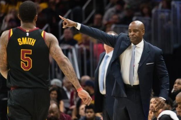 锐的门前嗅 锐的门前嗅